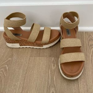 Steve Madden platform sandals
